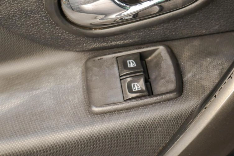 Renault Logan 8 из 18
