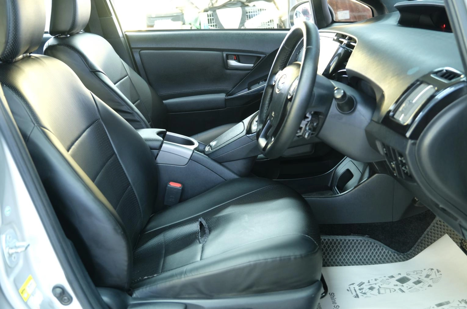 Toyota Prius 7 из 21