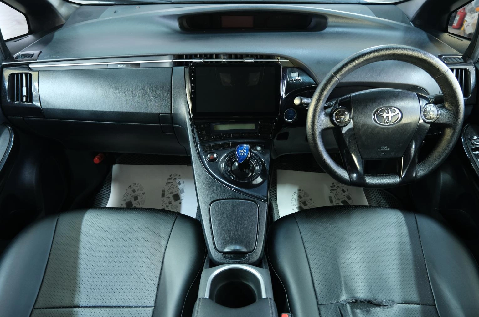 Toyota Prius 13 из 21