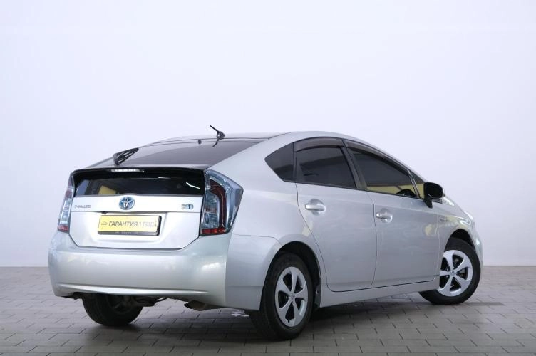 Toyota Prius 6 из 6