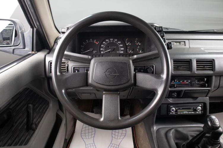 Opel Frontera 9 из 17
