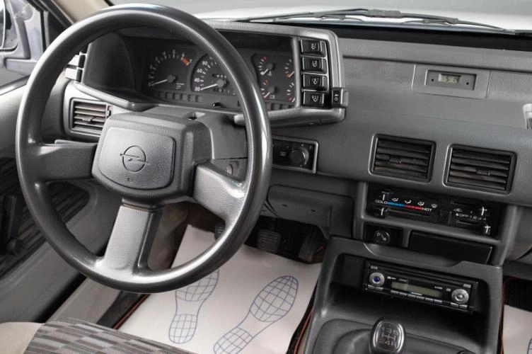 Opel Frontera 8 из 17