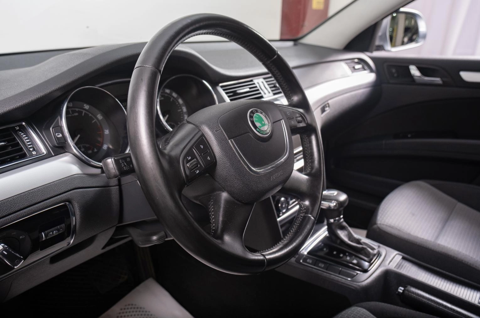 Skoda Superb 13 из 22