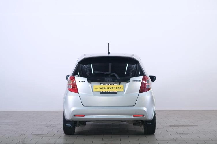 Honda Fit 5 из 6