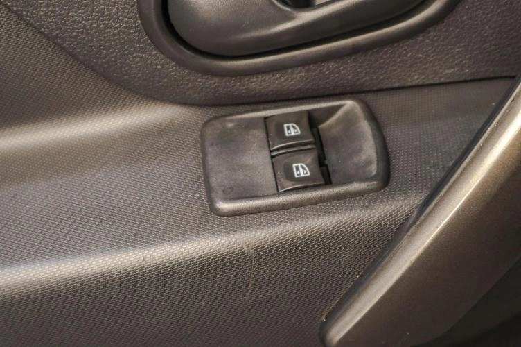 Renault Logan 8 из 18