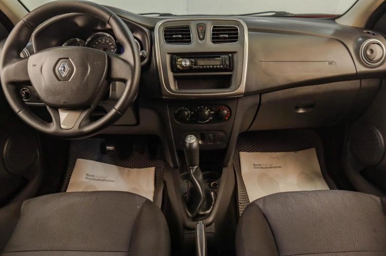 Renault Logan 15 из 18