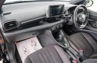 Toyota Yaris 12 из 22