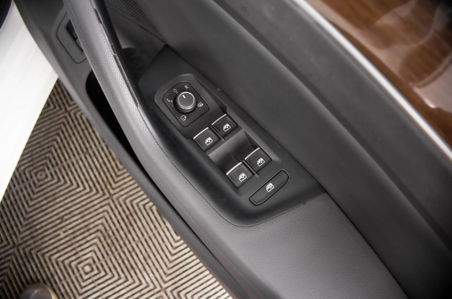 Volkswagen Passat 25 из 25