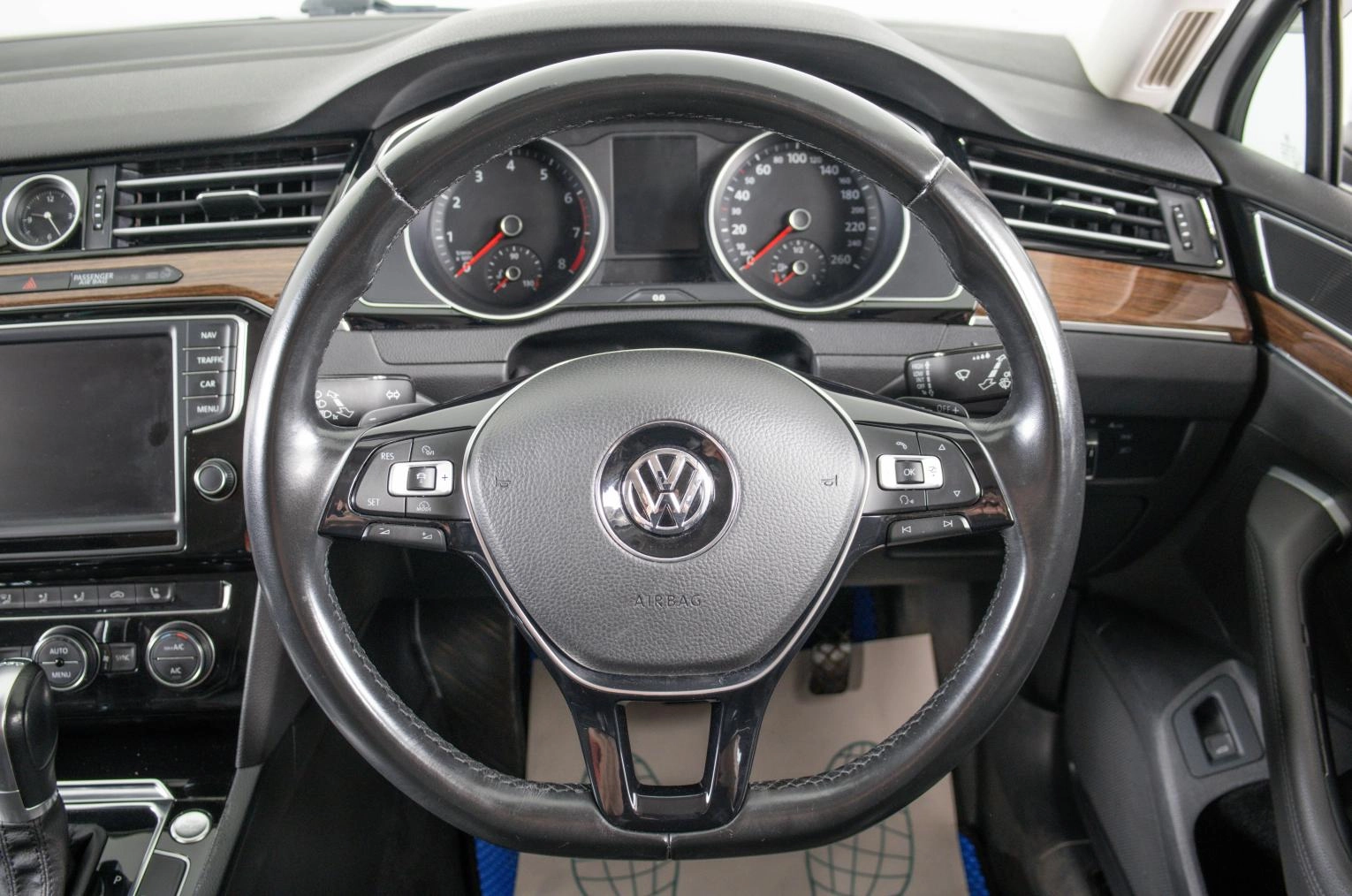 Volkswagen Passat 15 из 25