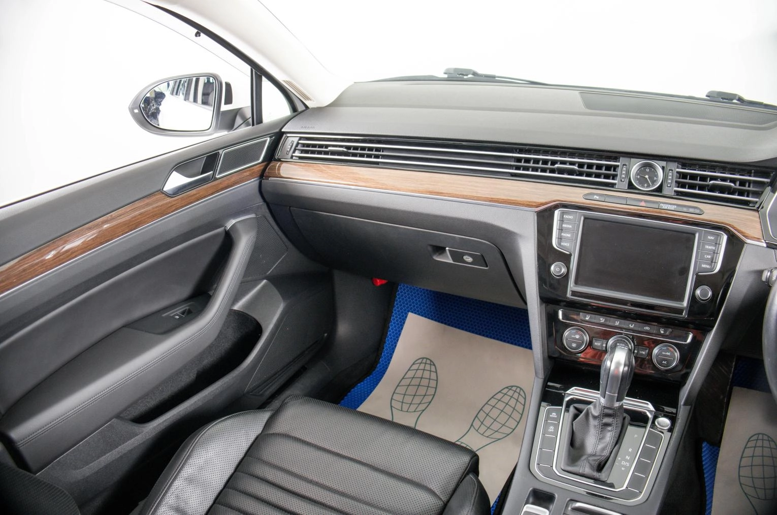 Volkswagen Passat 12 из 25