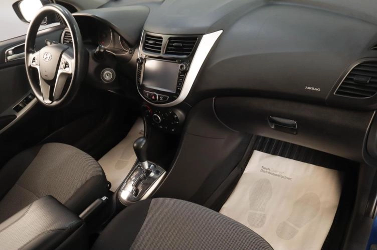 Hyundai Solaris 10 из 19