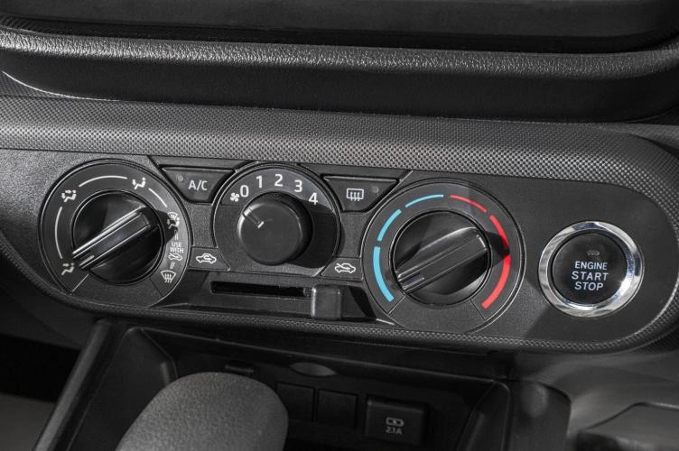 Daihatsu Rocky 18 из 24