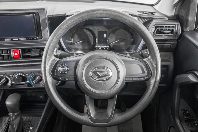 Daihatsu Rocky 13 из 24