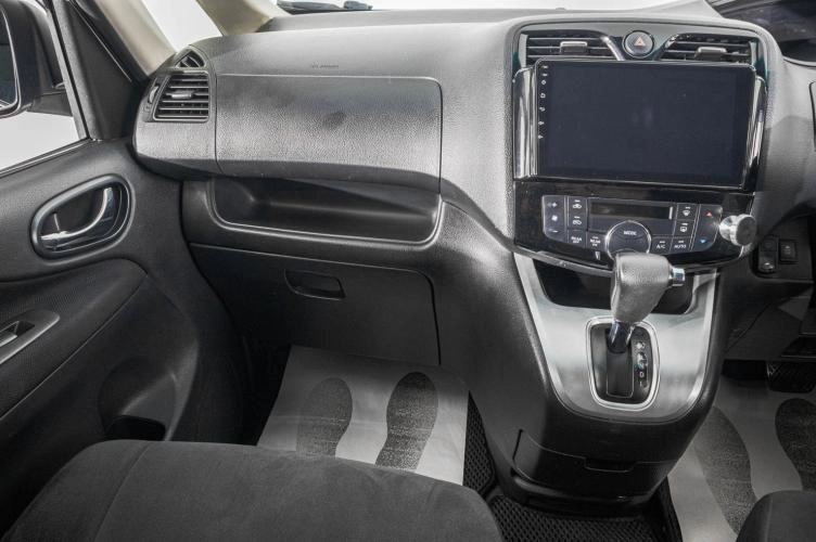 Nissan Serena 19 из 23