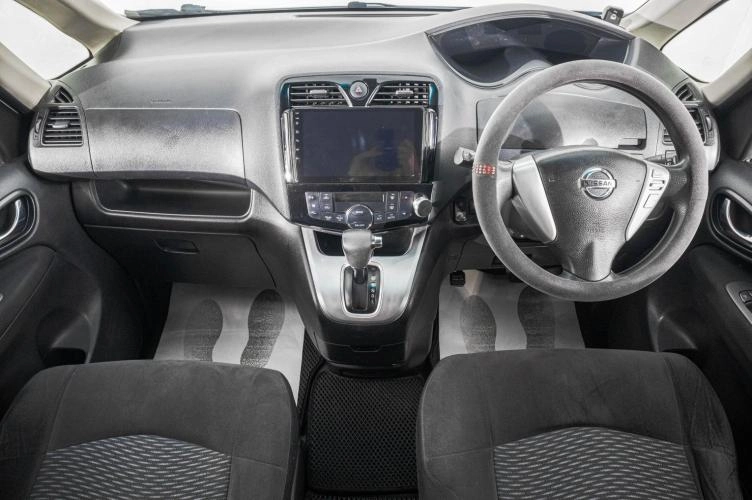 Nissan Serena 9 из 23