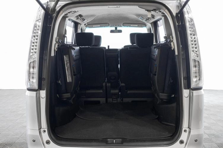 Nissan Serena 23 из 23