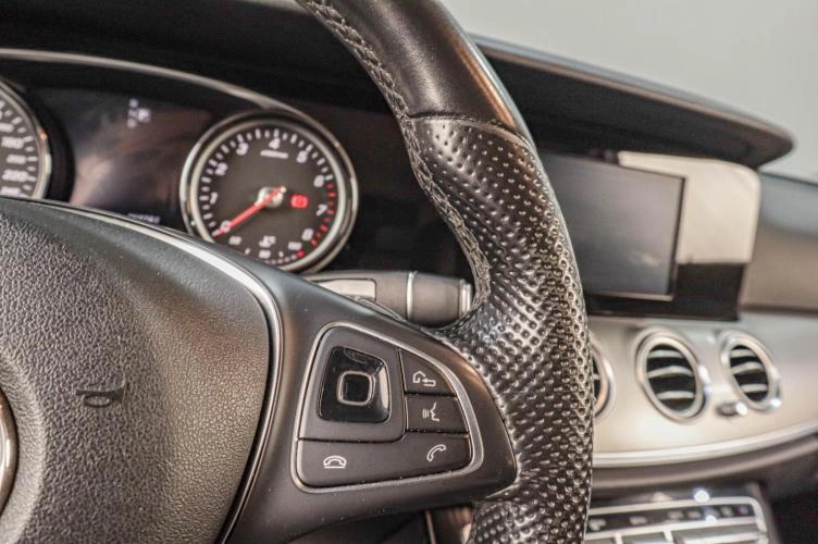 Mercedes-Benz E-класс 12 из 17