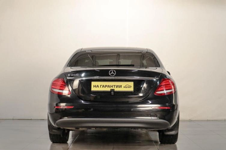Mercedes-Benz E-класс 5 из 17