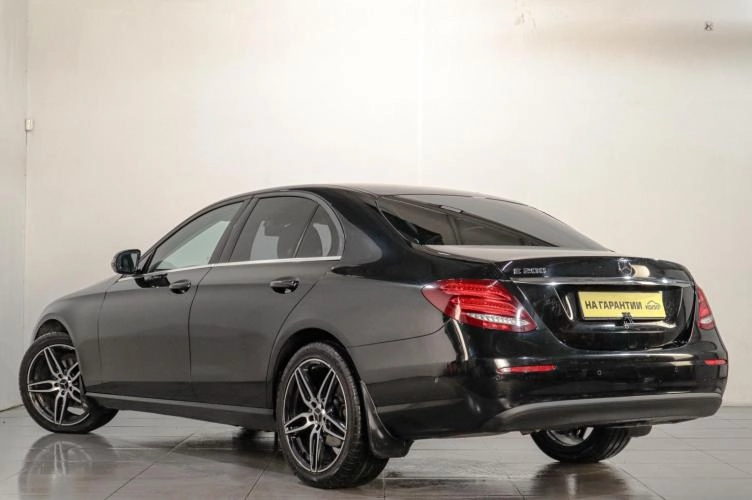 Mercedes-Benz E-класс 4 из 17