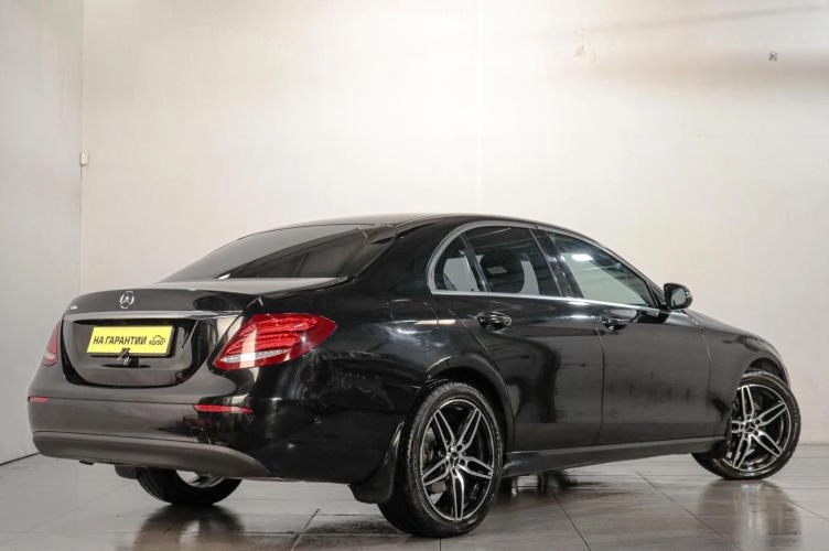 Mercedes-Benz E-класс 6 из 17