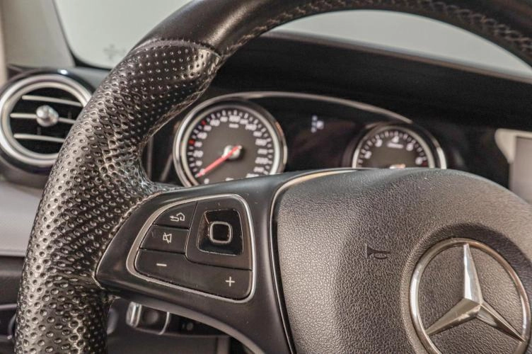 Mercedes-Benz E-класс 11 из 17