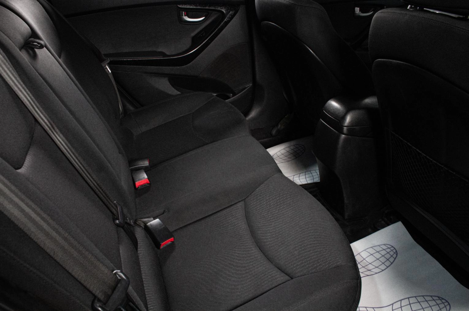Hyundai Elantra 15 из 16