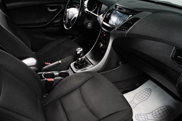 Hyundai Elantra 9 из 16