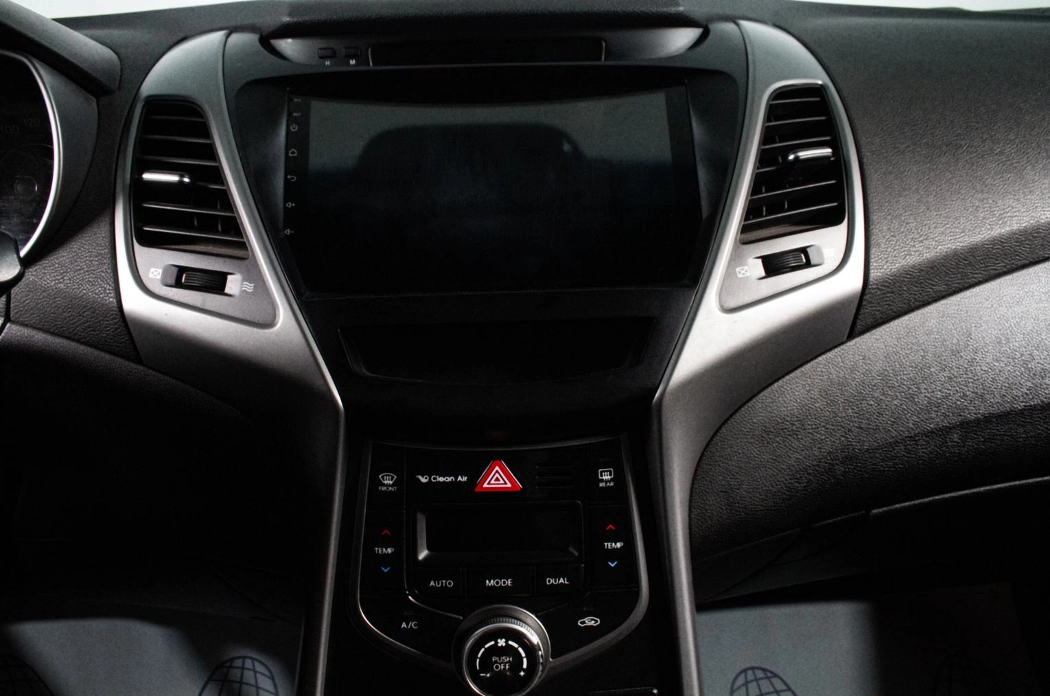 Hyundai Elantra 13 из 16