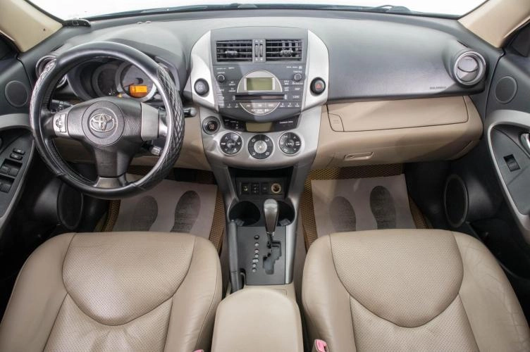 Toyota RAV4 9 из 27