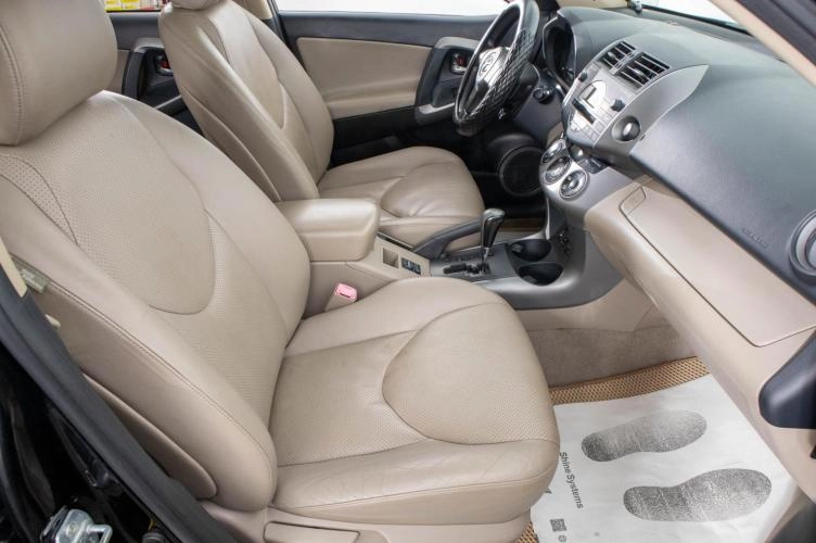 Toyota RAV4 24 из 27