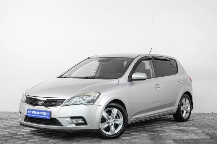 KIA cee'd 3 из 20