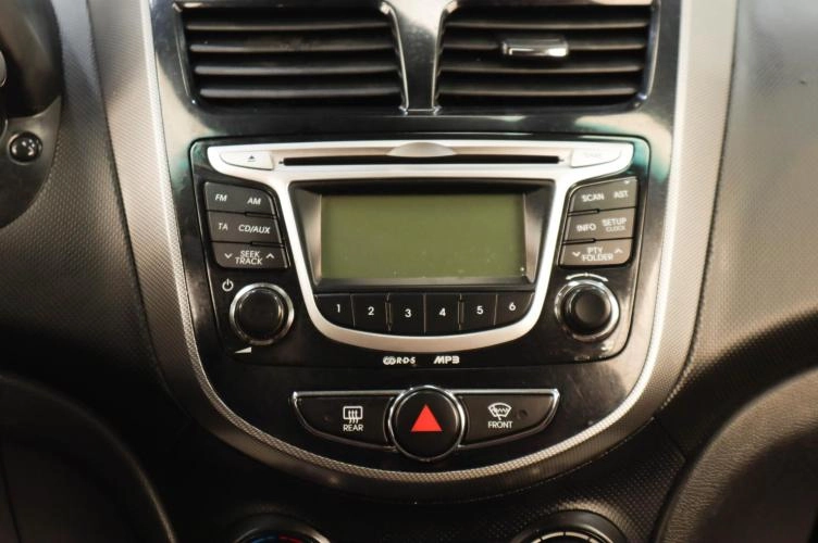 Hyundai Solaris 15 из 19