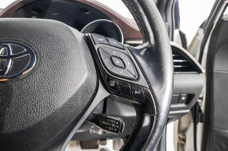 Toyota C-HR 14 из 26