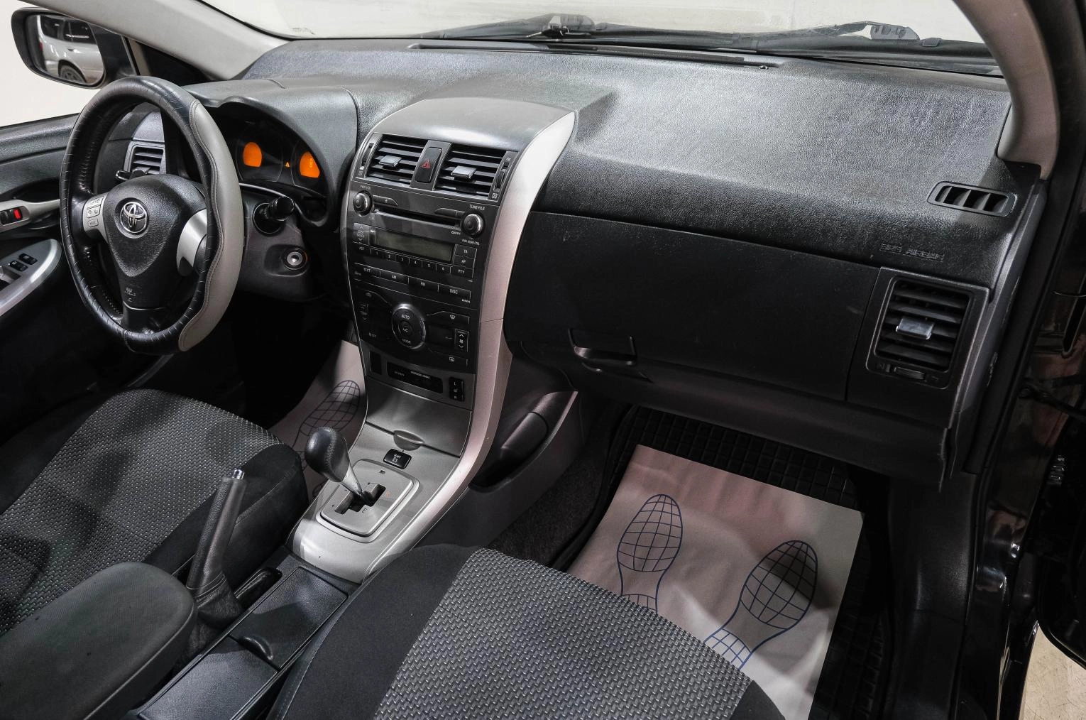 Toyota Corolla 15 из 30