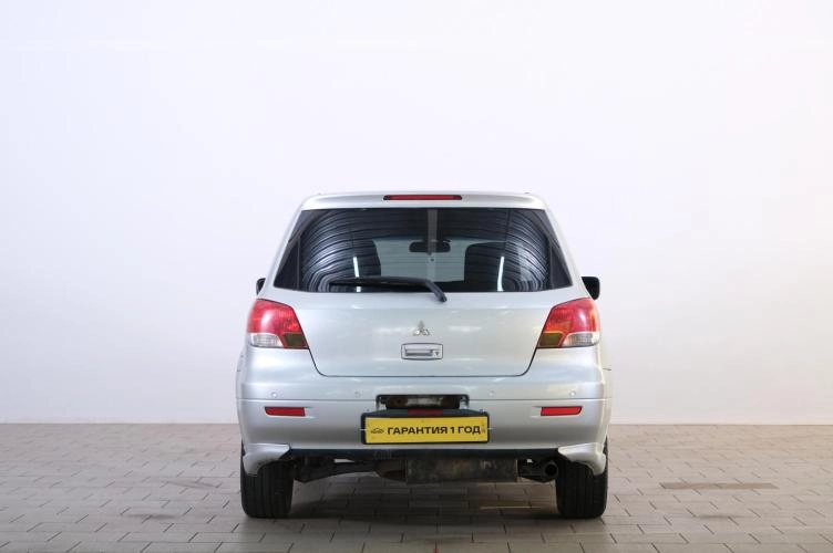 Mitsubishi Airtrek 5 из 6