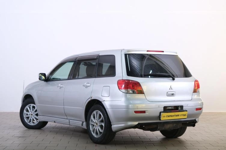 Mitsubishi Airtrek 4 из 6