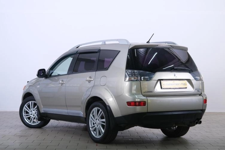 Mitsubishi Outlander 3 из 6