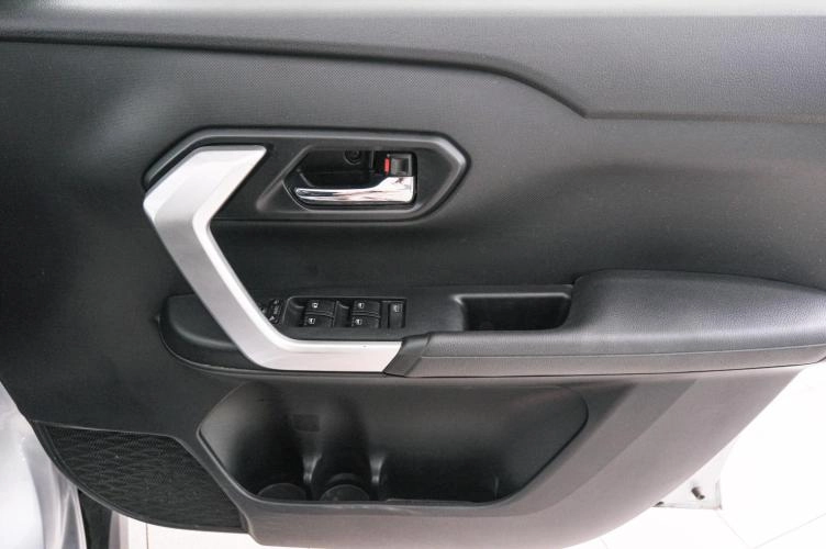 Daihatsu Rocky 20 из 23