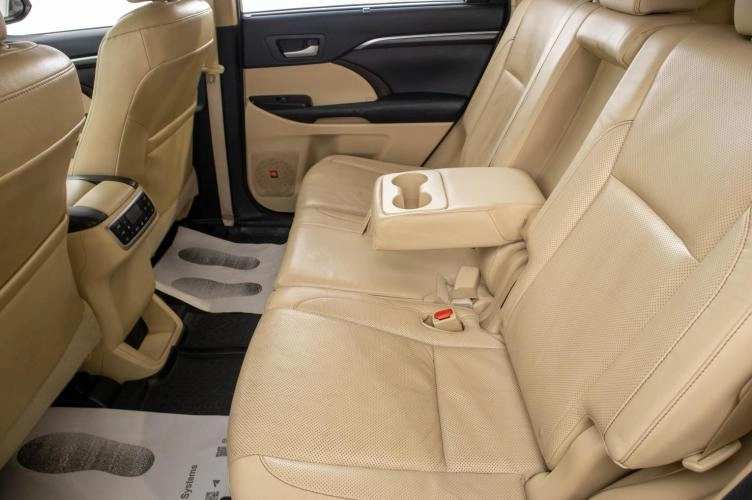 Toyota Highlander 26 из 29