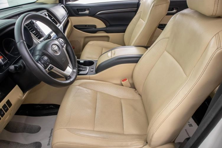 Toyota Highlander 10 из 29