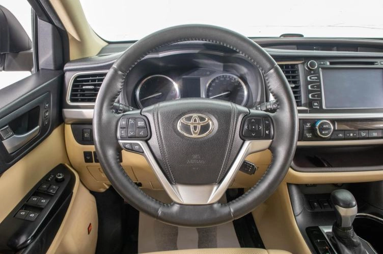 Toyota Highlander 15 из 29