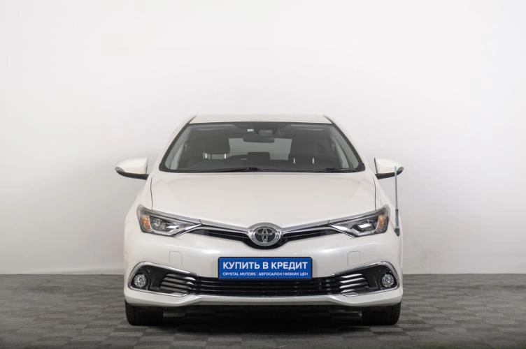 Toyota Auris 3 из 6