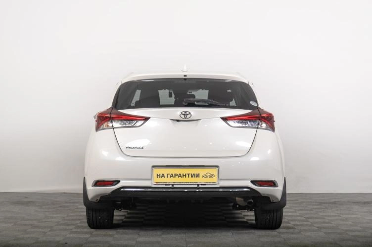 Toyota Auris 4 из 6