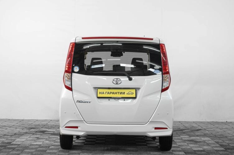 Toyota Roomy 5 из 6