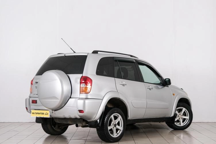 Toyota RAV4 6 из 6