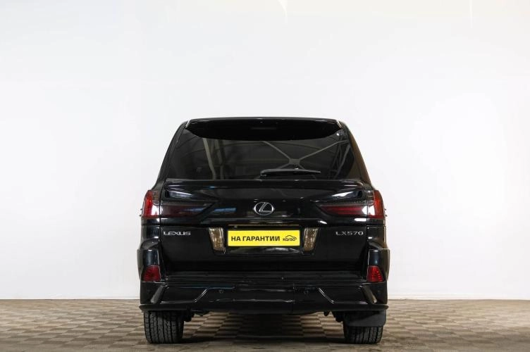 Lexus LX 5 из 6