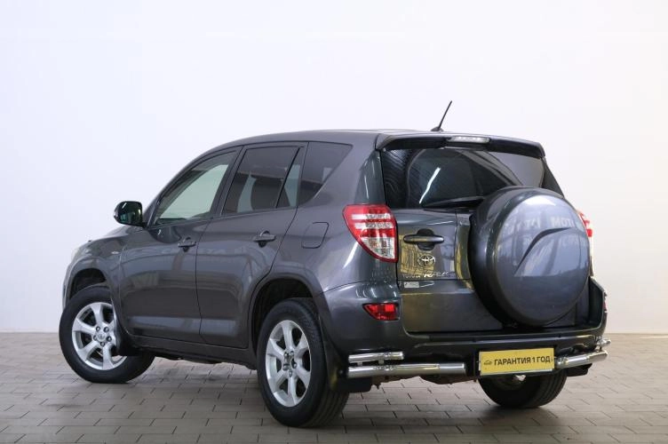 Toyota RAV4 4 из 6
