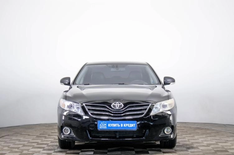 Toyota Camry 2 из 6