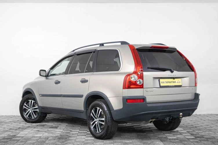 Volvo XC90 4 из 6