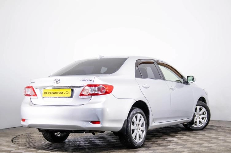 Toyota Corolla 4 из 6